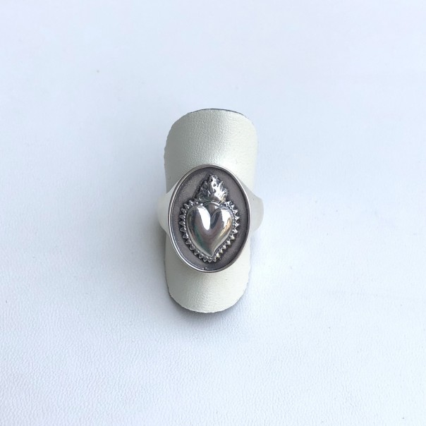 Bezel ex voto ring
