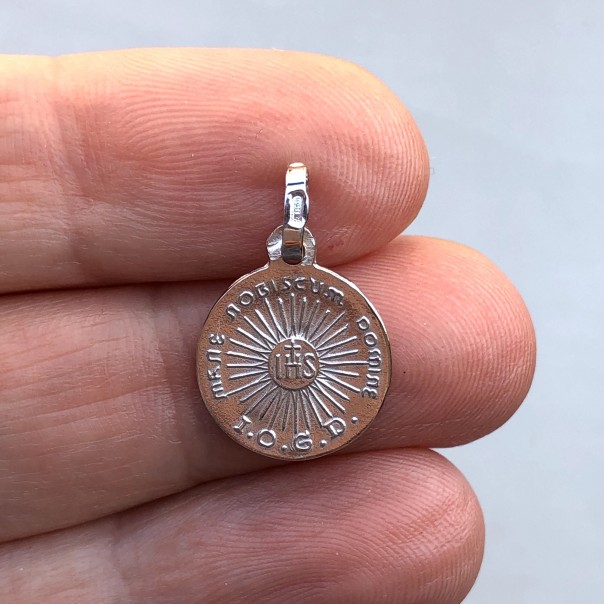 Holy Face medal necklace in white gold