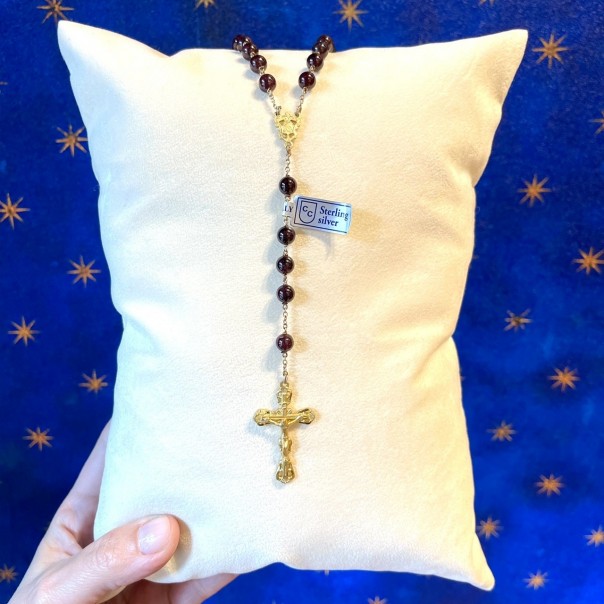 Rosary in silver and mm 6 garnet grains.