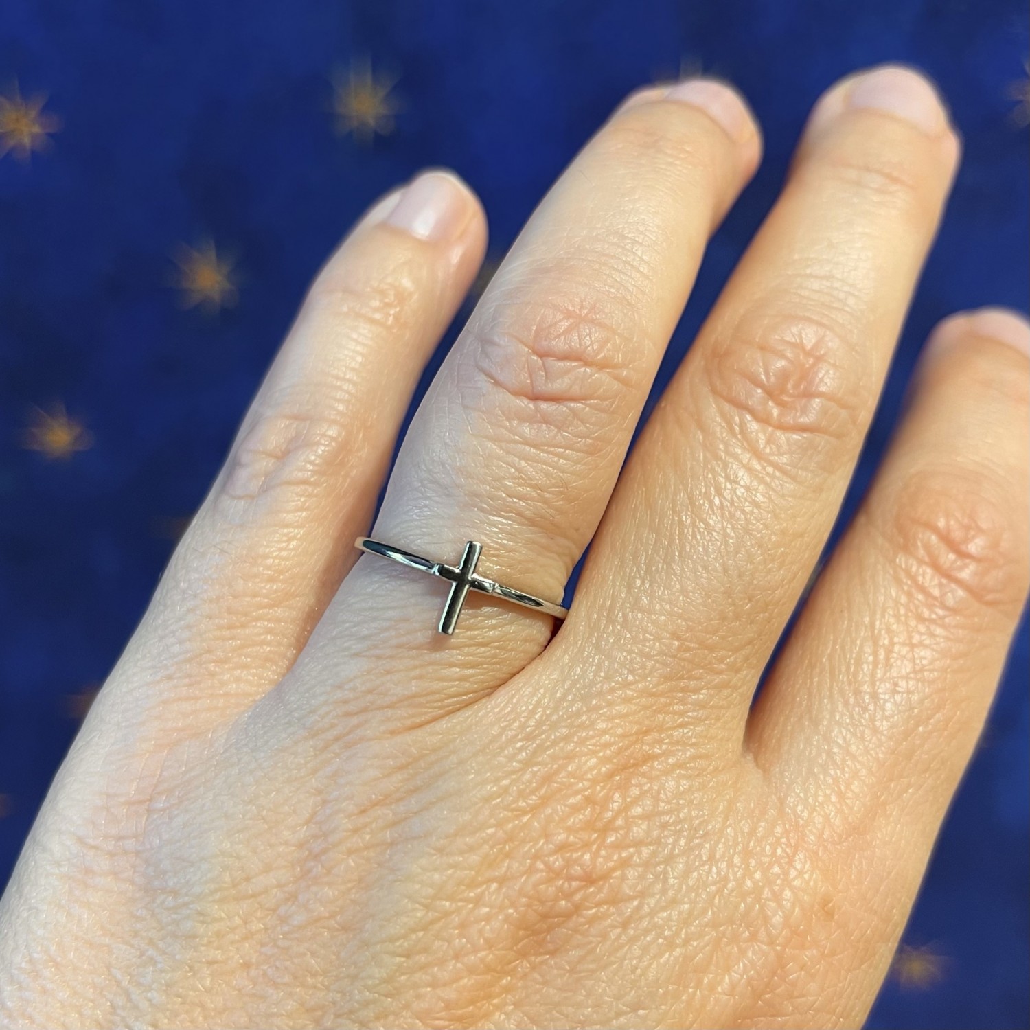 Croce In Argento Sterling Per Donna – Piccola E Delicata, 2,2 Cm – Regalo Per Battesimo E Comunione