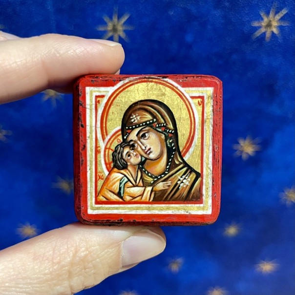 Icona micro miniata Madonna della tenerezza, Icone dipinte