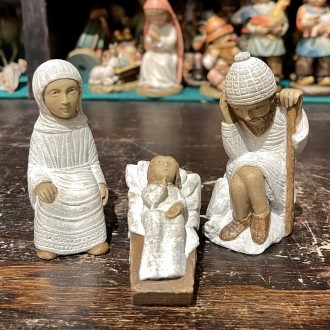 Nativity -white winter crib-, Collectible cribs 2
