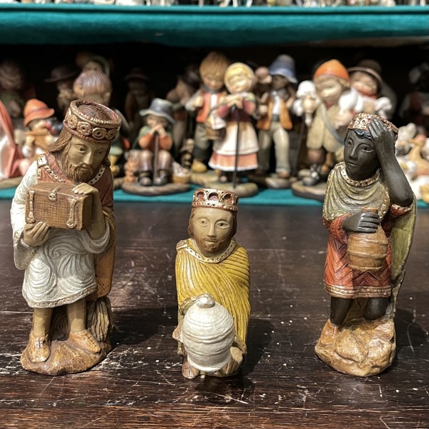 Re Magi -presepe d'inverno colorato-, Presepi da collezione