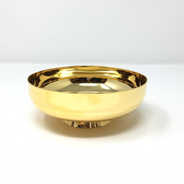Paten offered in brass diameter 14