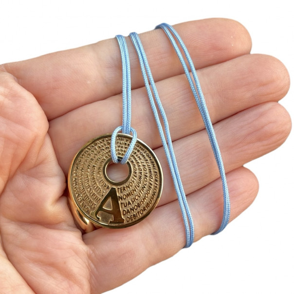 Ave Maria Round Necklace light blue