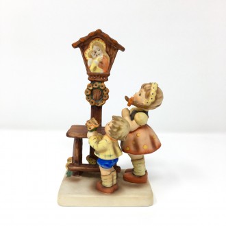 Hummel praying children statue