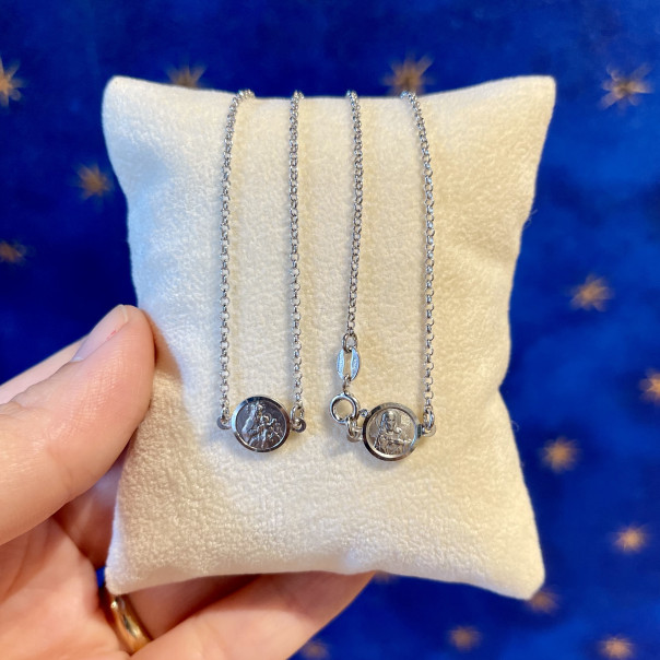 Round scapular necklace