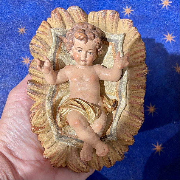 Gesù Bambino in legno antichizzato nudo con culla