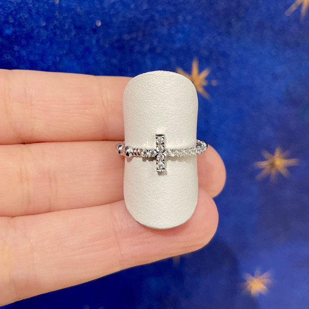 Rosary ring with zircon cross