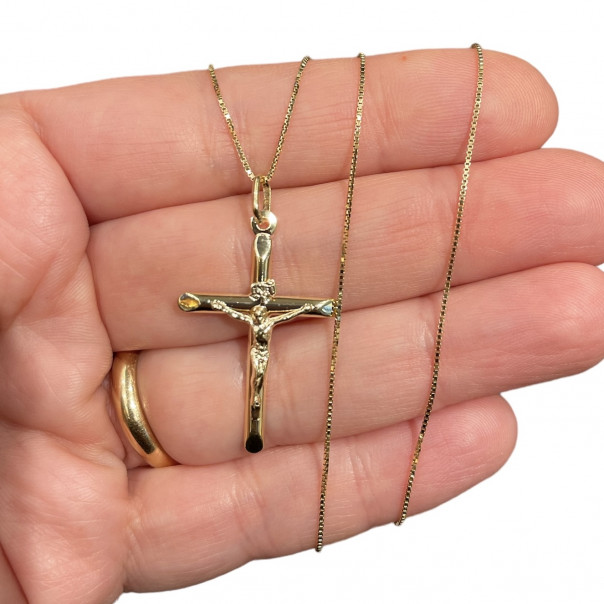 Traditional crucifix in gilded silver with chain
