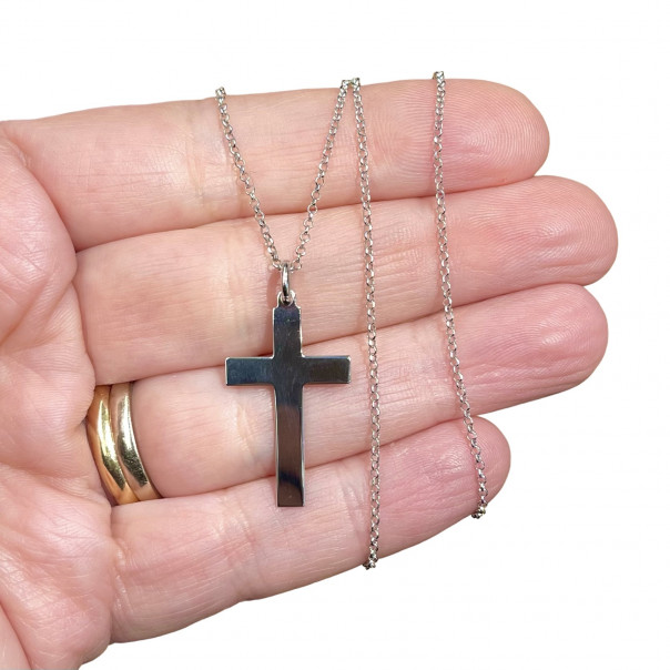 Simple plate cross pendant