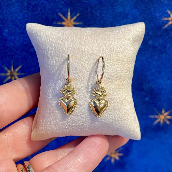18 kt gold Sacred Heart earrings