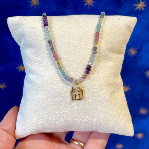 Living house necklace with semi-precious stones