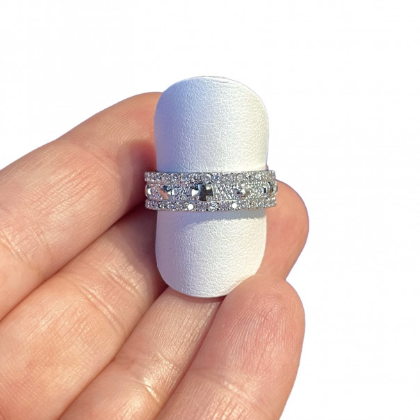Rosary band ring with rhodium-plated zircons