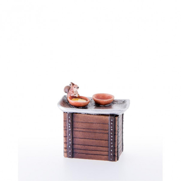 Tray with soup and squirrel kastlunger