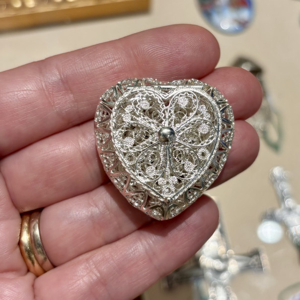 Rosary with filigree box