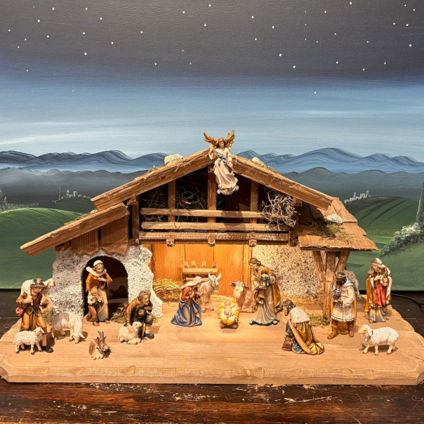Complete nativity scene with Kostner...