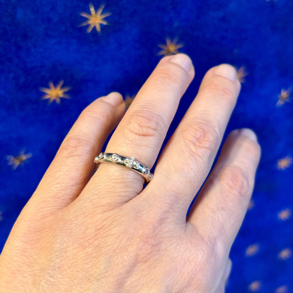 Rosary ring in silver and zirconia