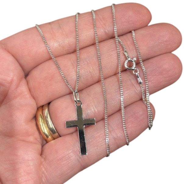 Simple silver cross with or without chain