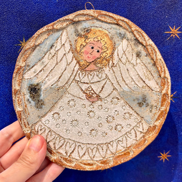 Round angel to hang