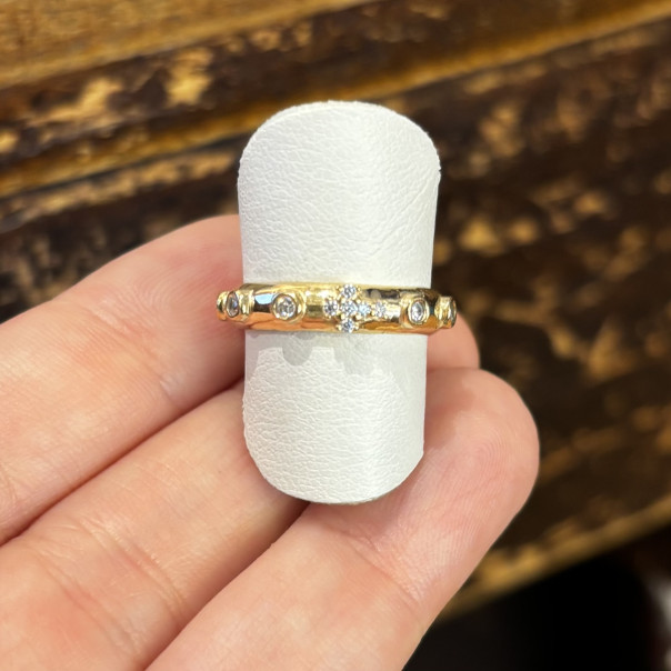 Golden zirconia rosary ring