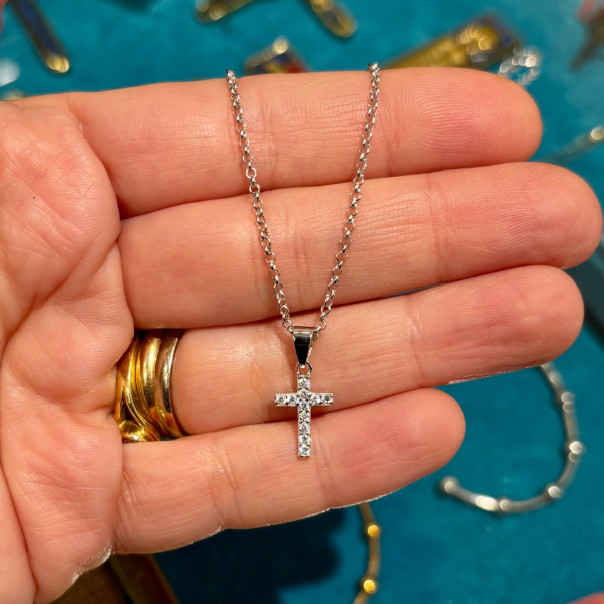 Collana Croce zirconi semplice