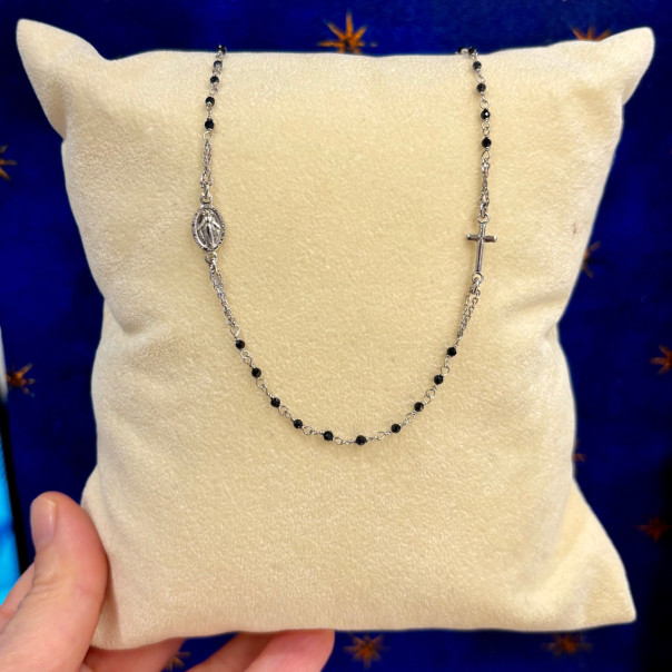 Rosary necklace in silver and black...