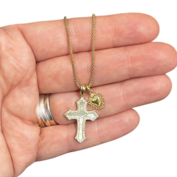 Collana Croce madreperla e cuore