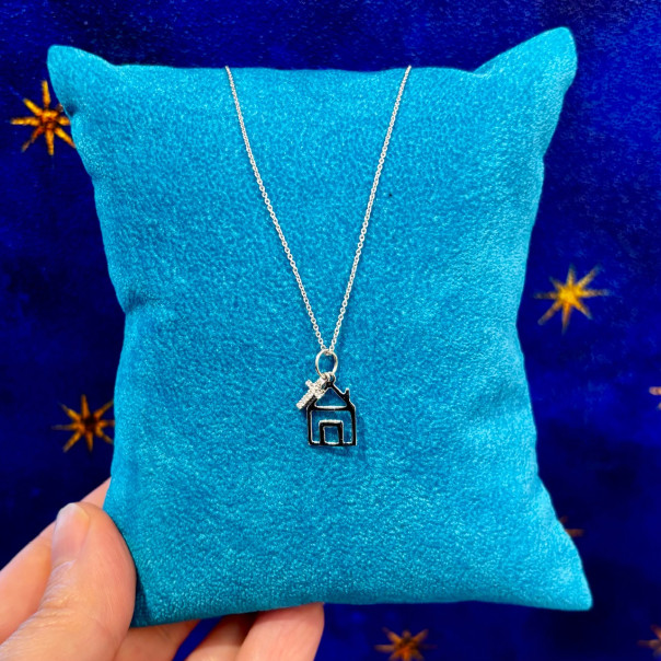 Living House Necklace in White Gold and Diamonds
