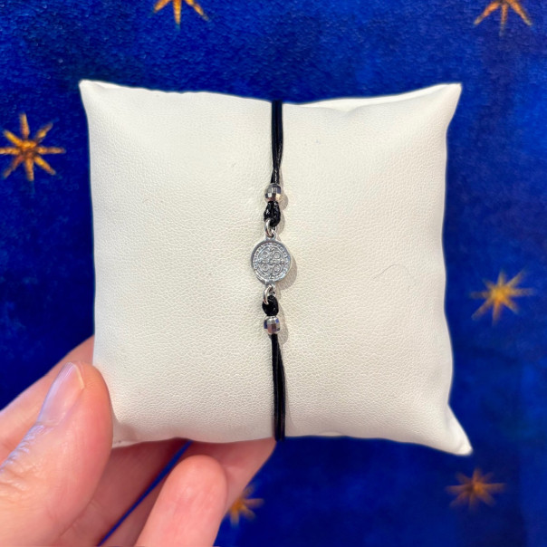 Bracciale con medaglia di San Benedetto in argento 925.