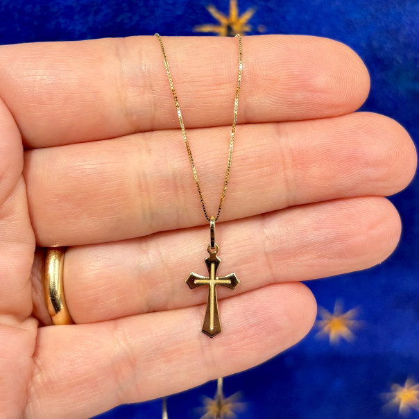 Essential Large 18K Gold Cross