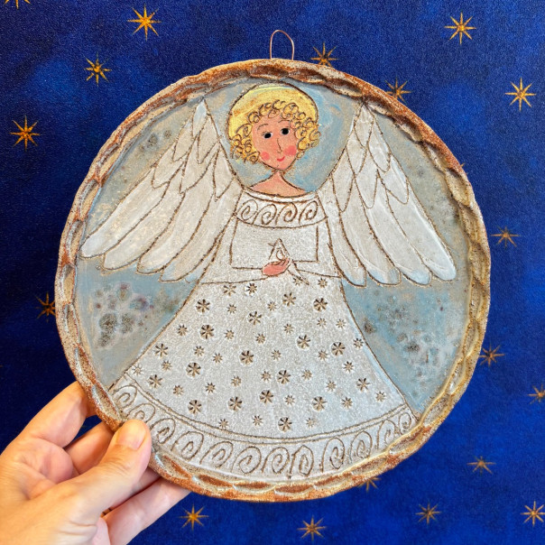 Round angel to hang
